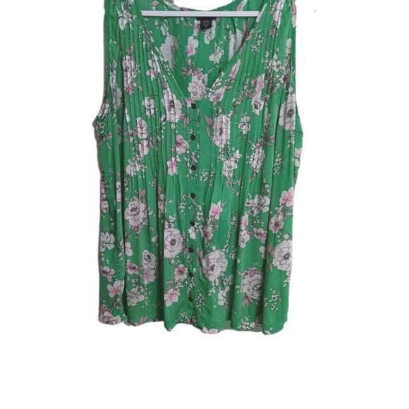 Torrid Tops - Torrid Sleeveless Sz 2x Green Floral Top Pintuck Pleat Front Button Closure